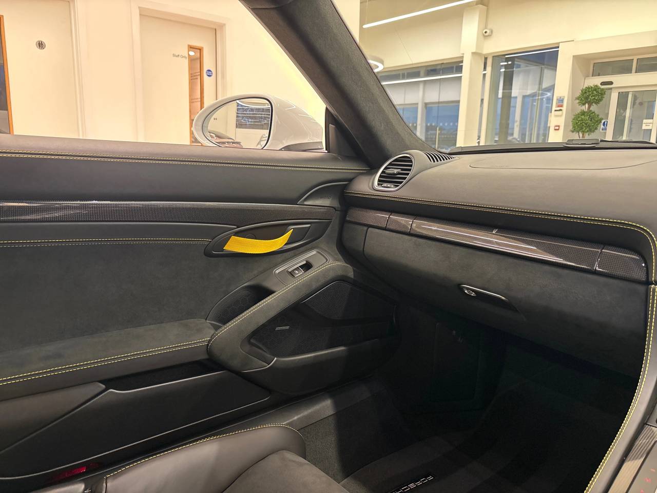 718 (982) CAYMAN GT4 image 35