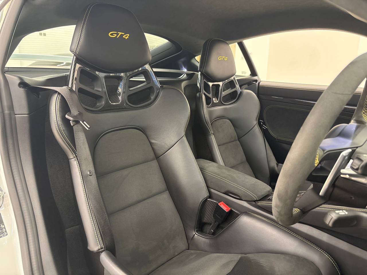 718 (982) CAYMAN GT4 image 05