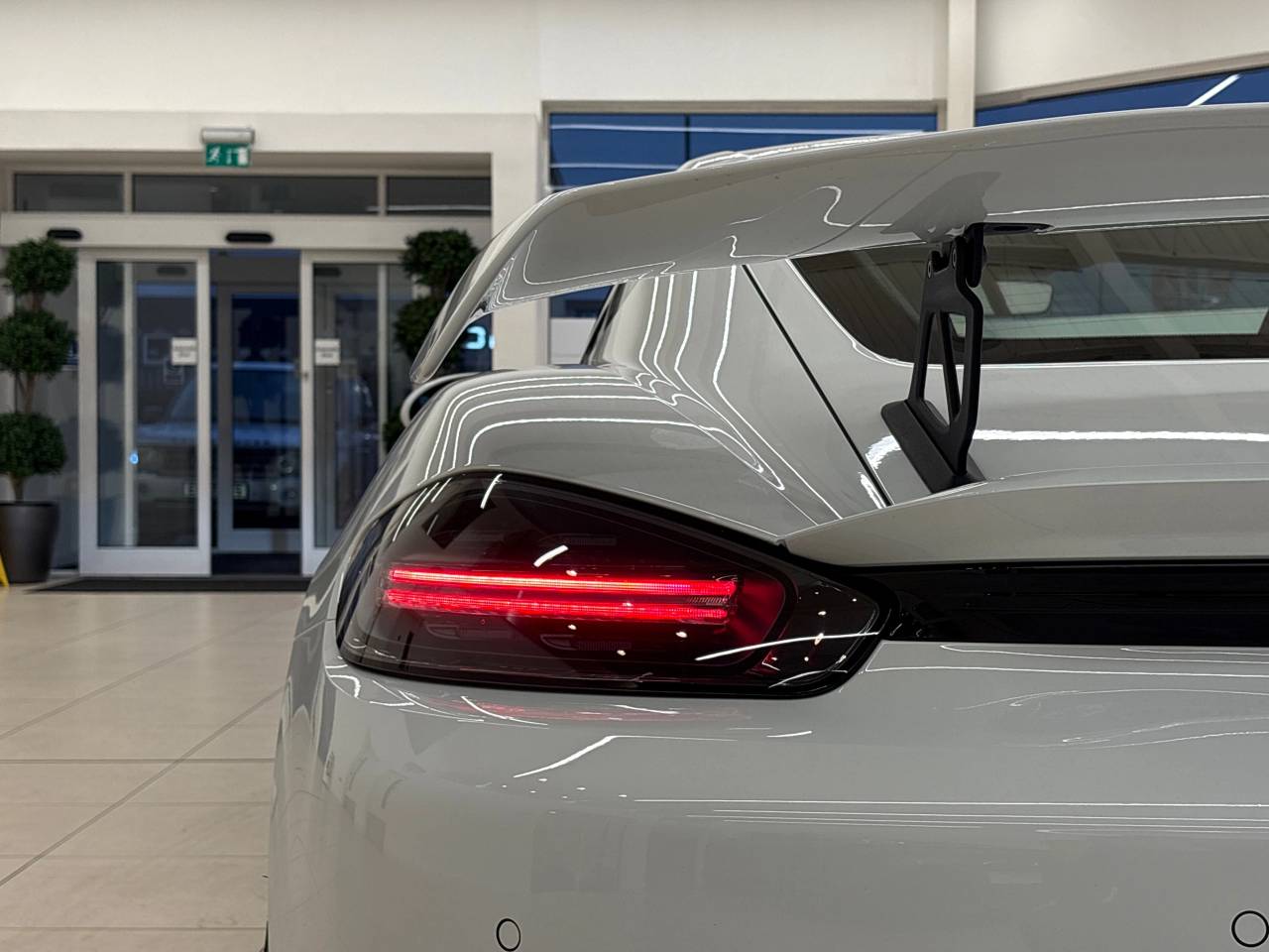 718 (982) CAYMAN GT4 image 12