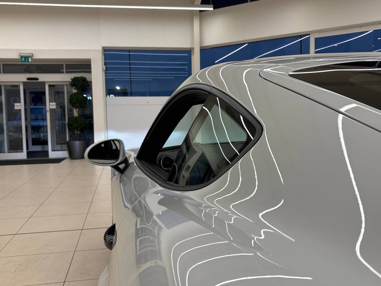 718 (982) CAYMAN GT4 image 17