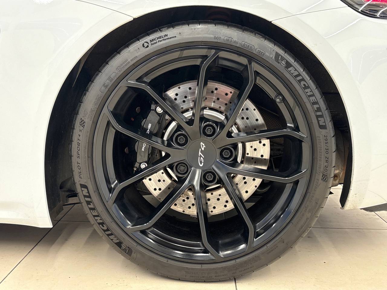 718 (982) CAYMAN GT4 image 21