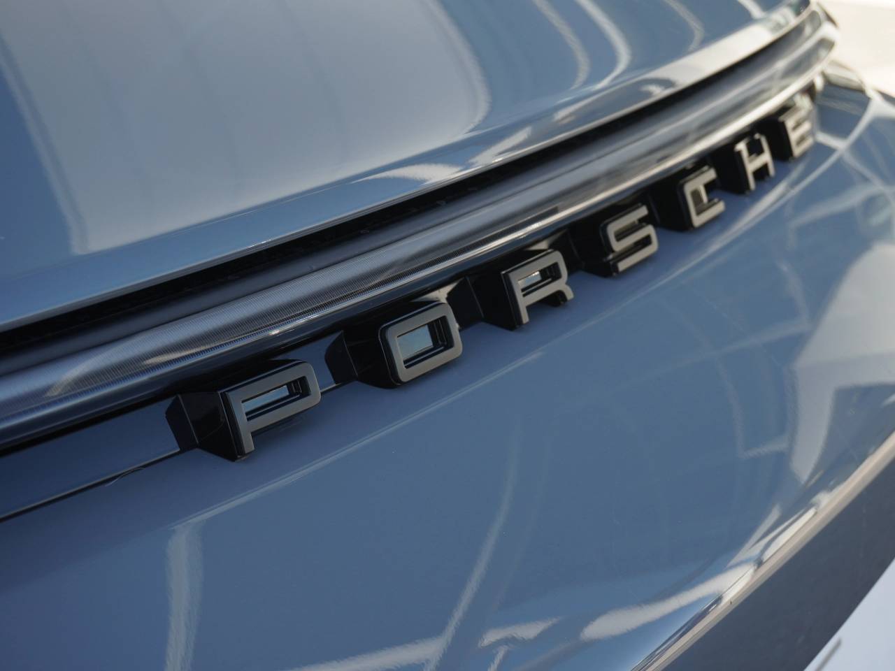 911 (992) GT3 TOURING PDK (6) image 15