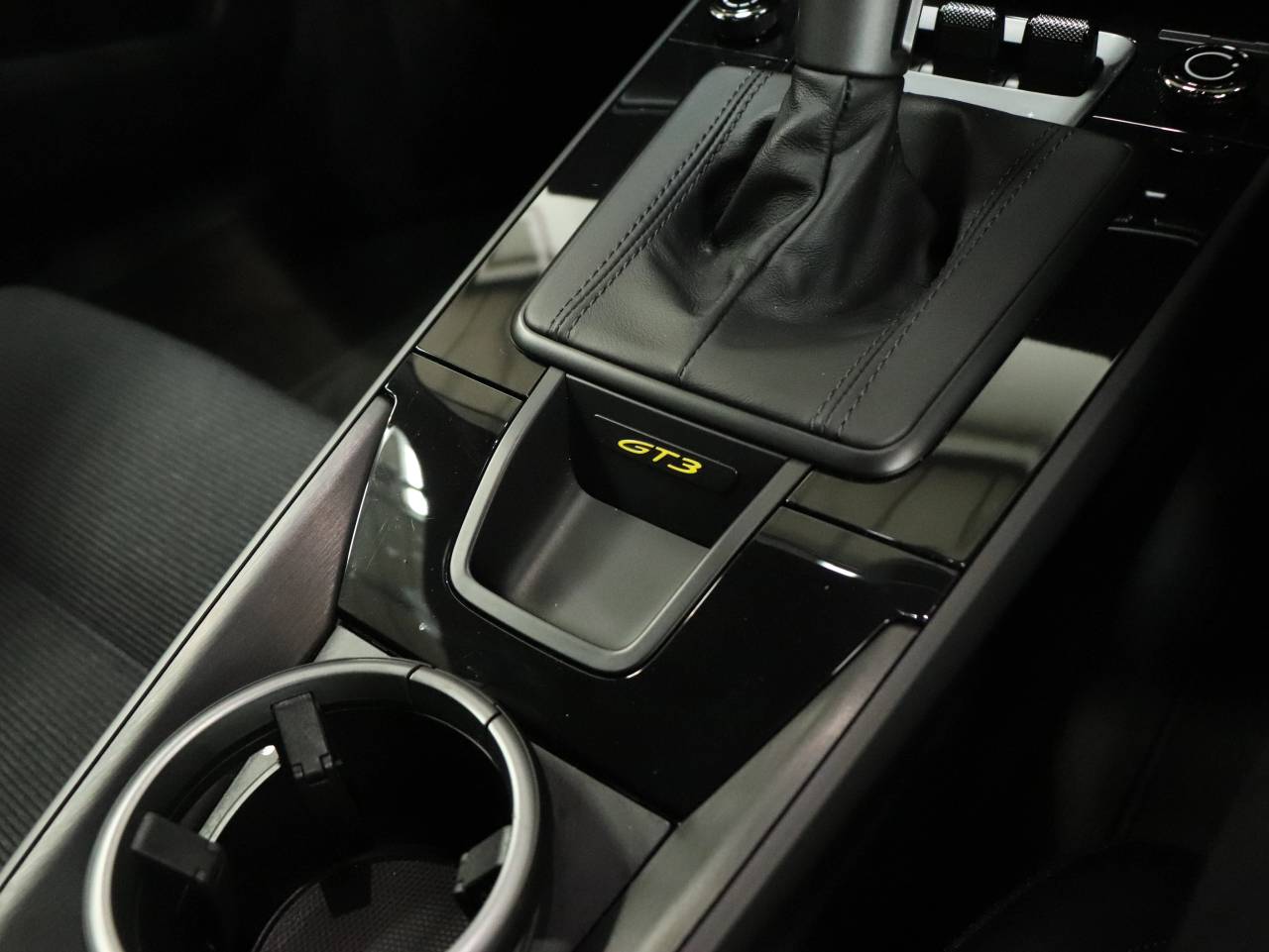 911 (992) GT3 TOURING PDK (6) image 24
