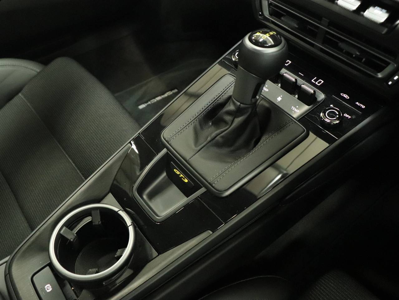 911 (992) GT3 TOURING PDK (6) image 23
