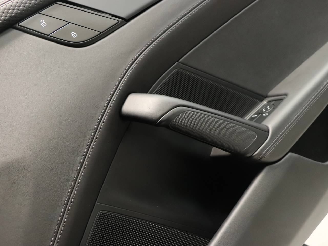 911 (992) GT3 TOURING PDK (6) image 31