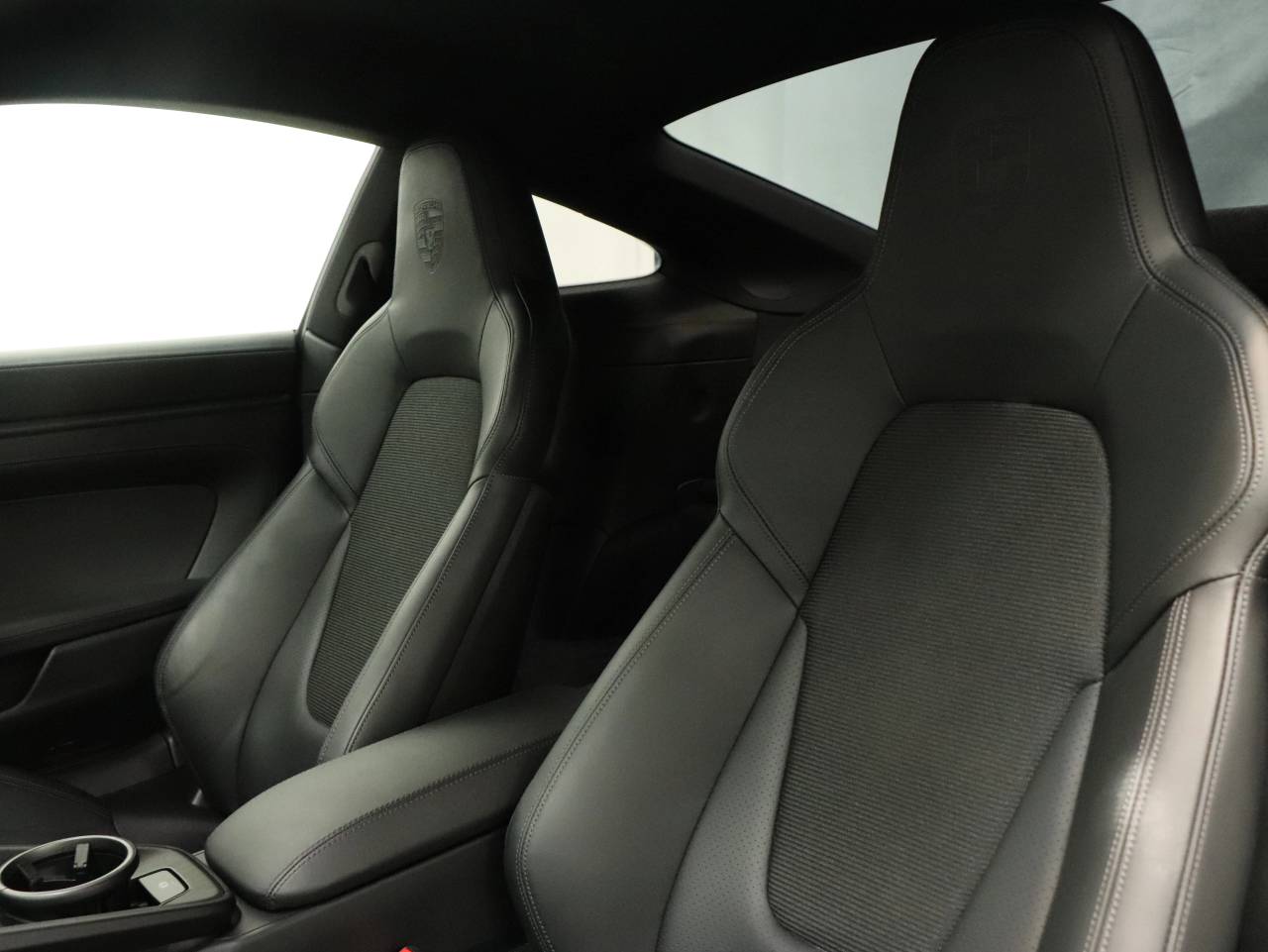 911 (992) GT3 TOURING PDK (6) image 25