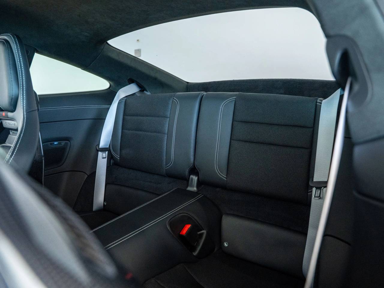 911 (992) GT3 TOURING image 25