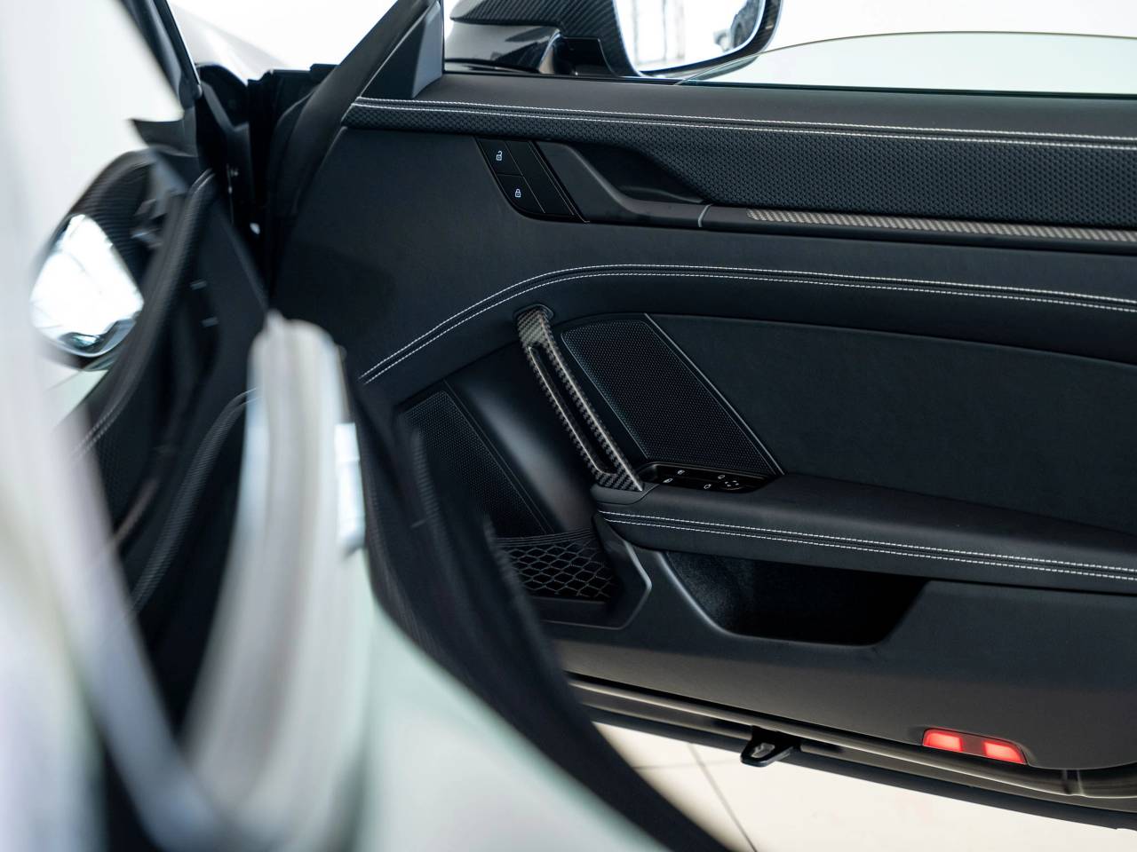 911 (992) GT3 TOURING image 33