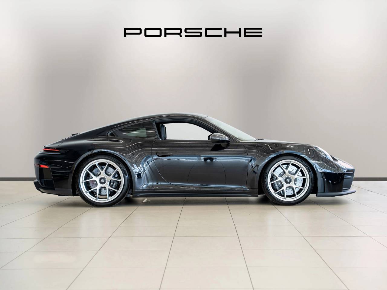 911 (992) GT3 TOURING image 02