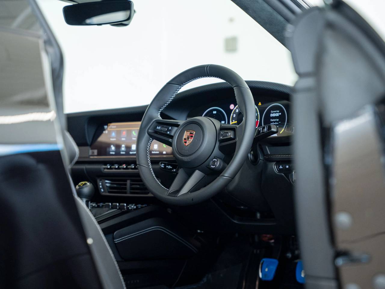 911 (992) GT3 TOURING image 45