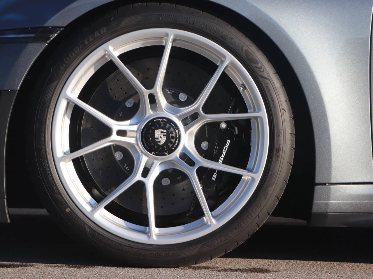 911 (992) GT3 TOURING (3) image 10