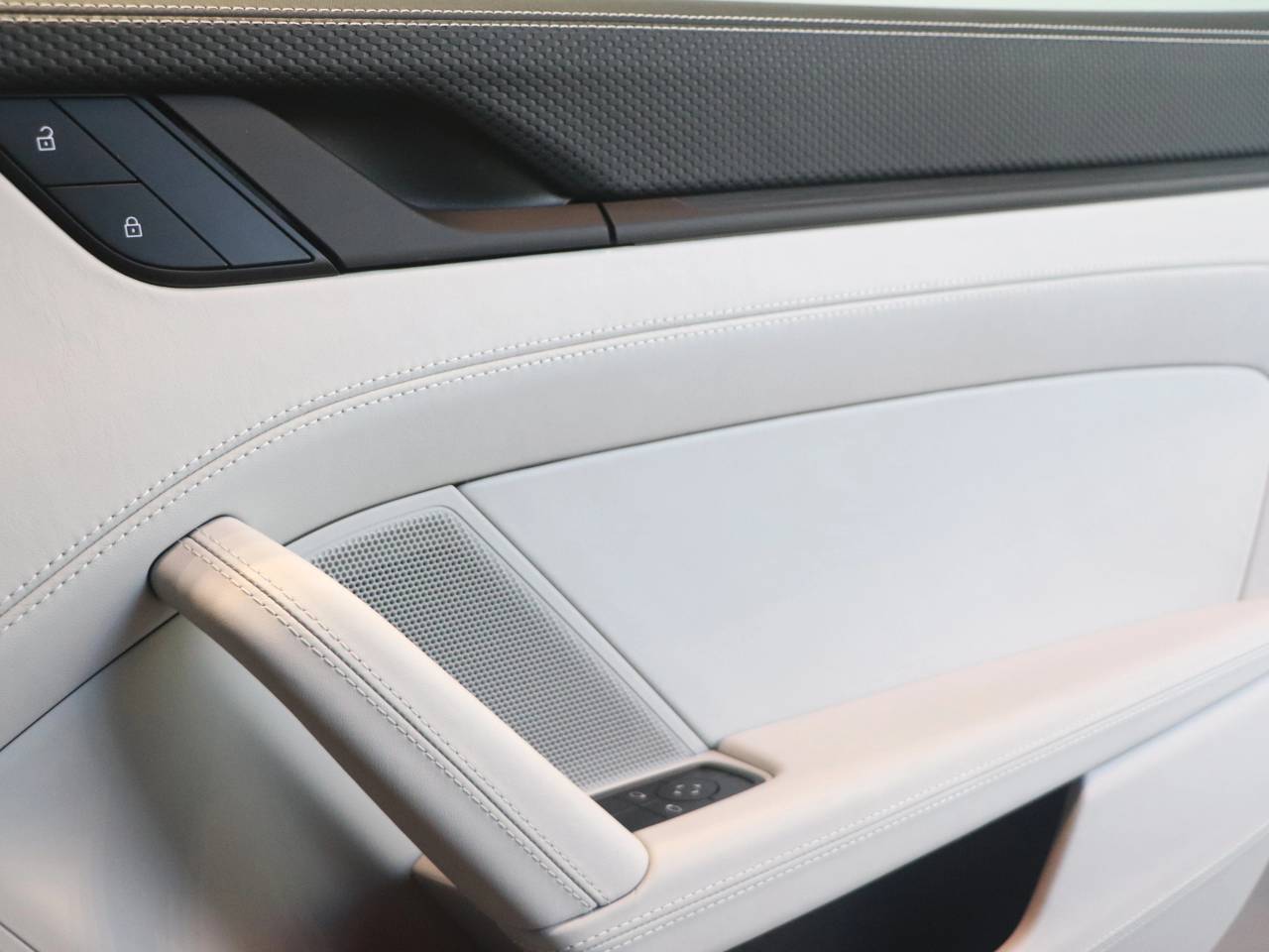 911 (992) GT3 TOURING (3) image 16