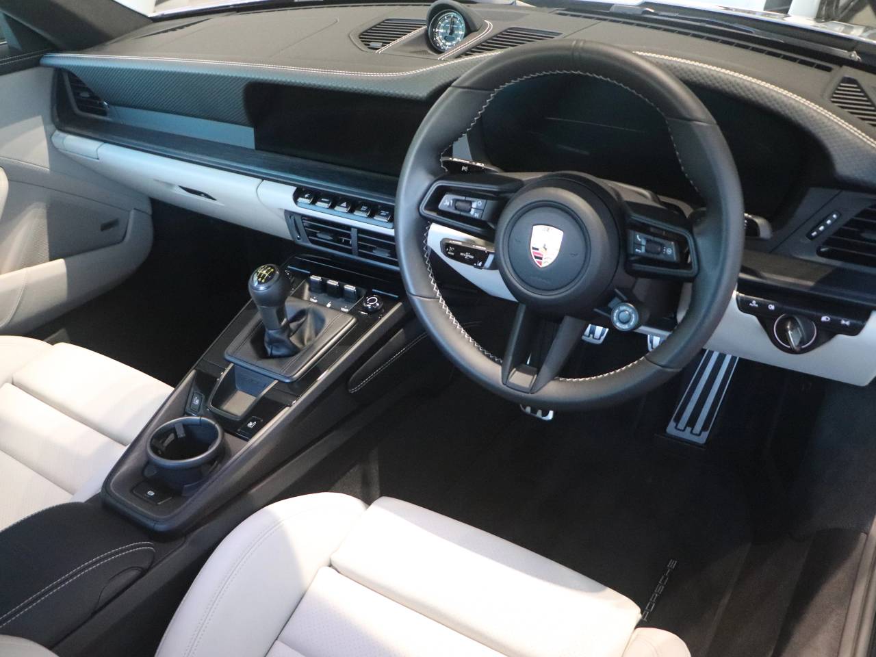 911 (992) GT3 TOURING (3) image 04