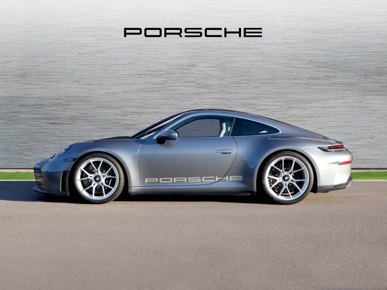 911 (992) GT3 TOURING (3) image 02