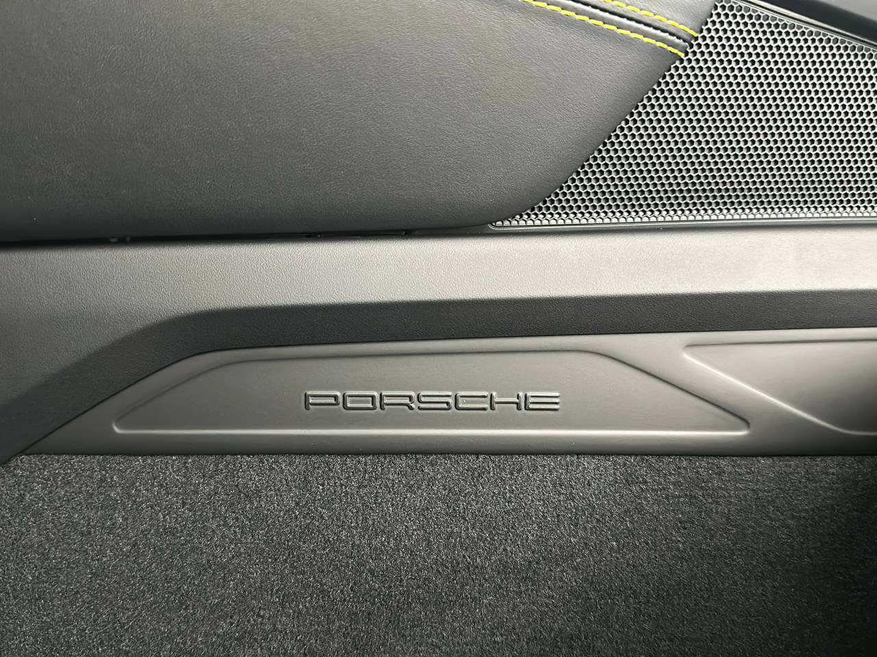 911 (992) GT3 TOURING PDK (13) image 15