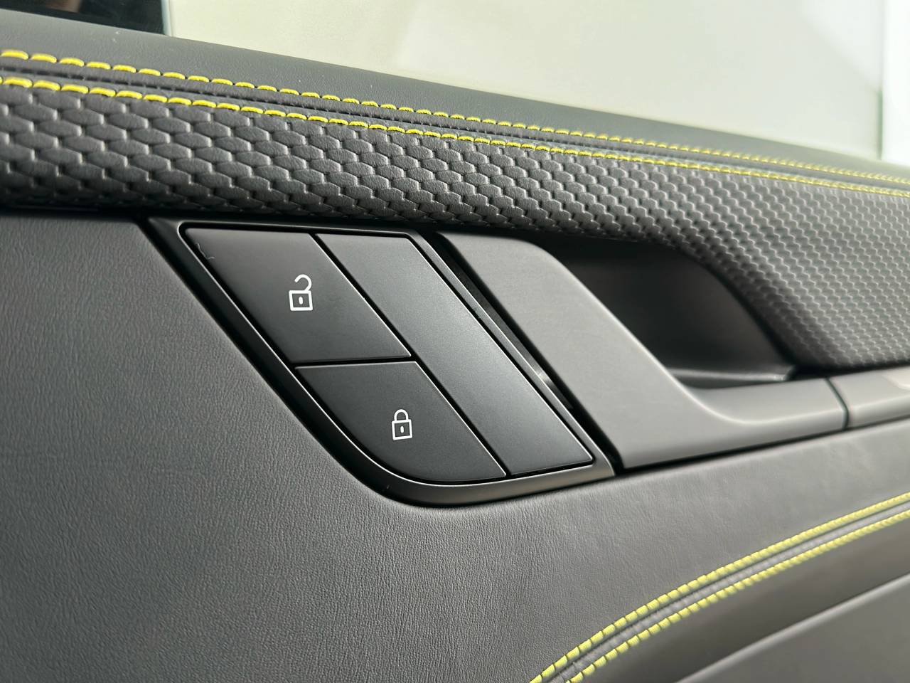 911 (992) GT3 TOURING PDK (13) image 21