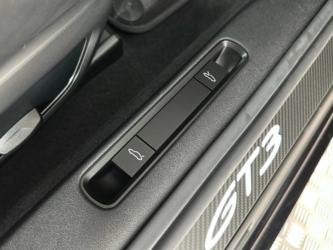 911 (992) GT3 TOURING PDK (13) image 32