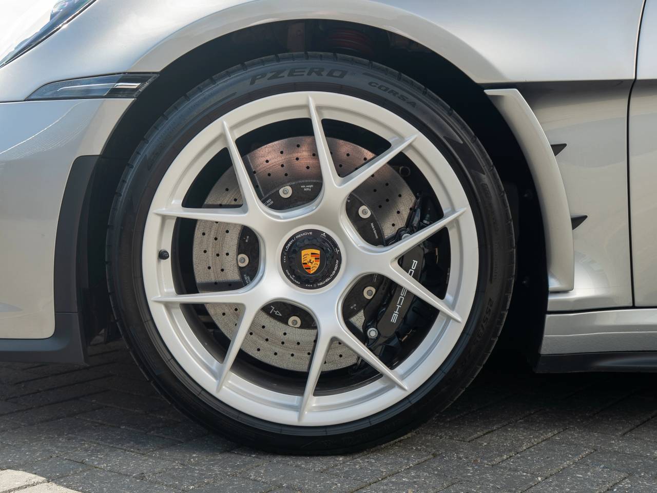911 (992) S/T image 06