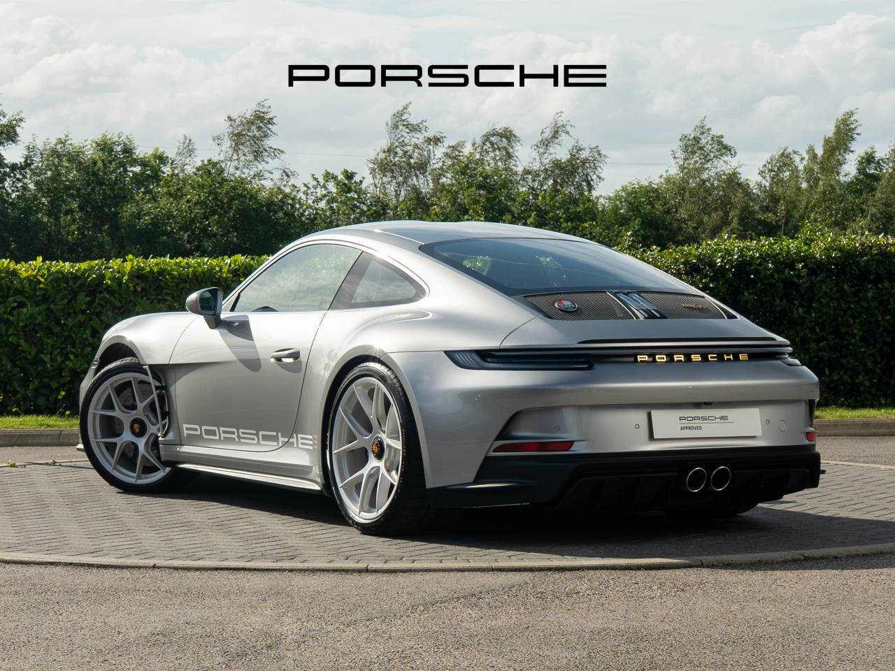 911 (992) S/T image 02