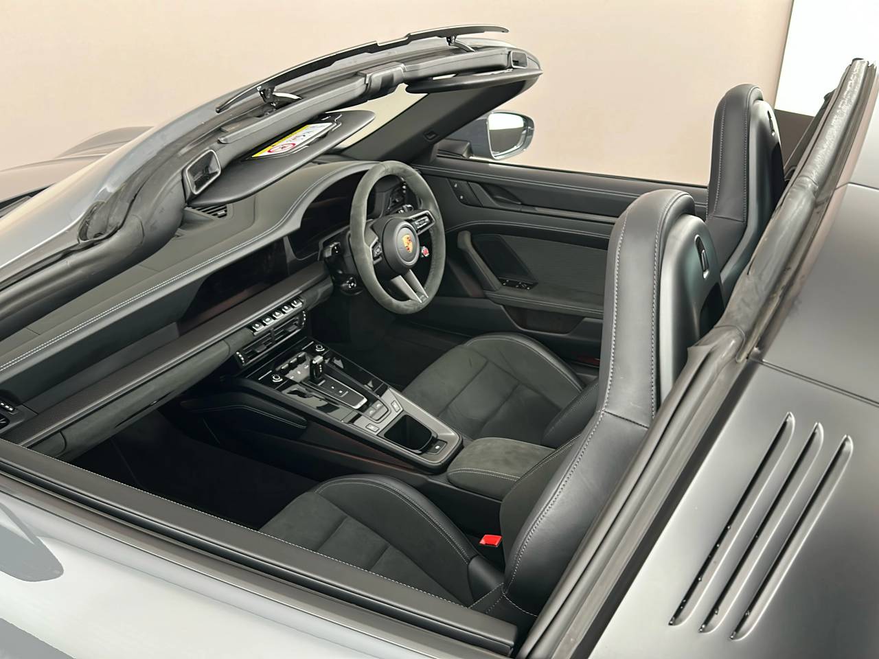 911 (992) TARGA 4 GTS PDK (39) image 16