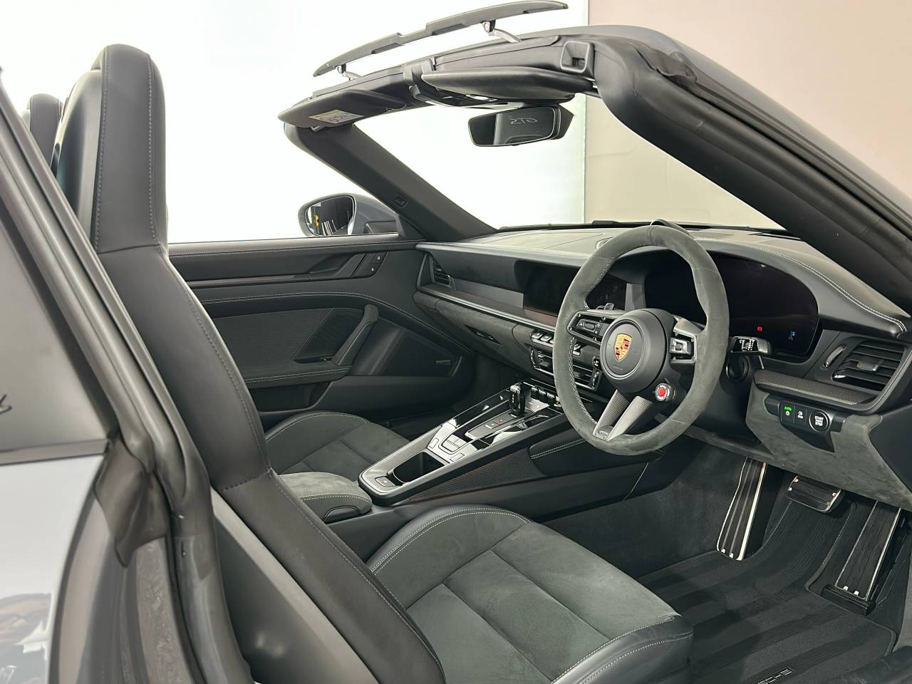 911 (992) TARGA 4 GTS PDK (39) image 18