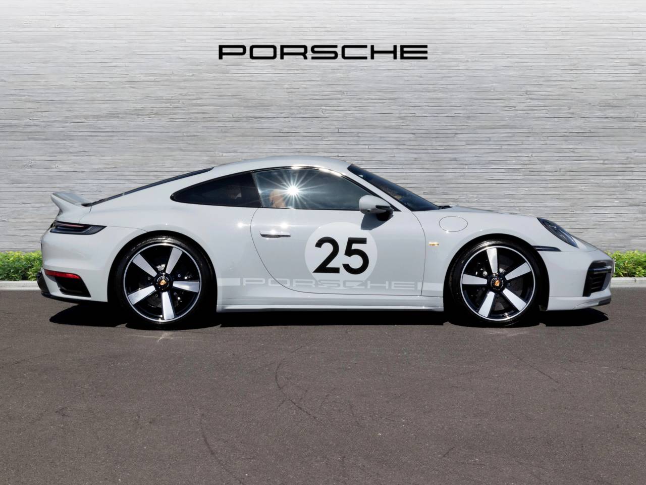 911 (992) SPORT CLASSIC image 02