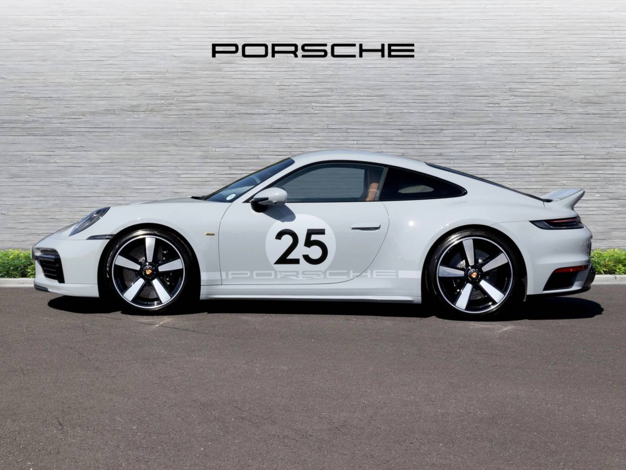911 (992) SPORT CLASSIC image 12