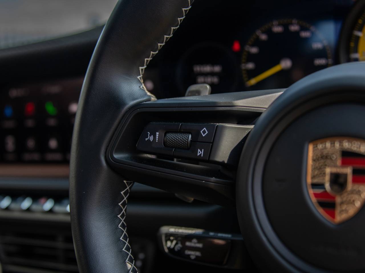 911 (992) GT3 TOURING PDK (6) image 50