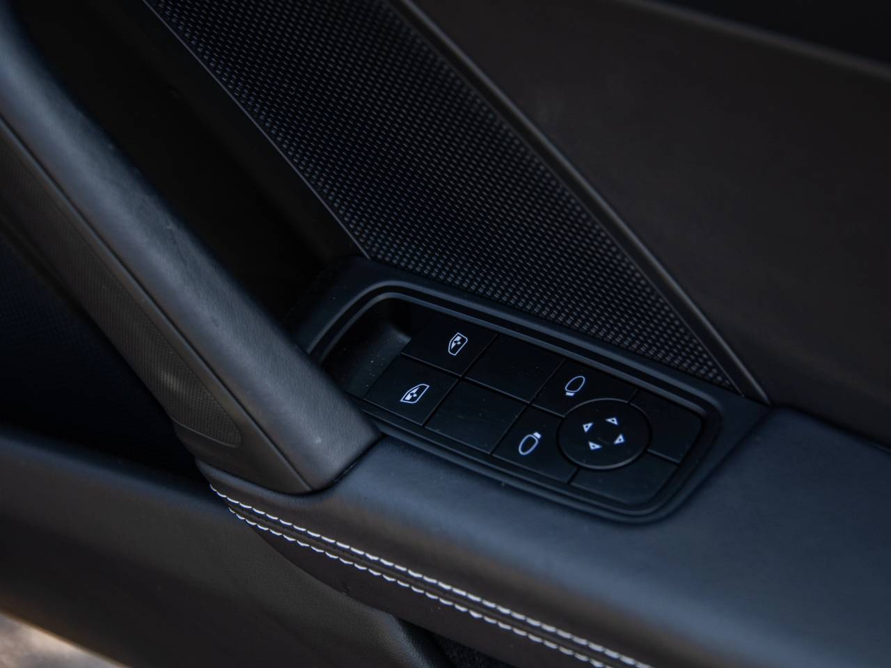 911 (992) GT3 TOURING PDK (6) image 35