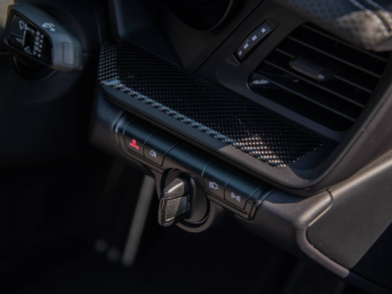 911 (992) GT3 TOURING PDK (6) image 36