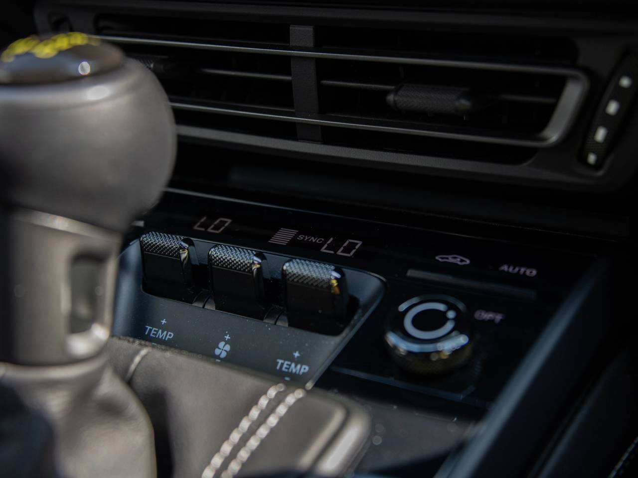 911 (992) GT3 TOURING PDK (6) image 68