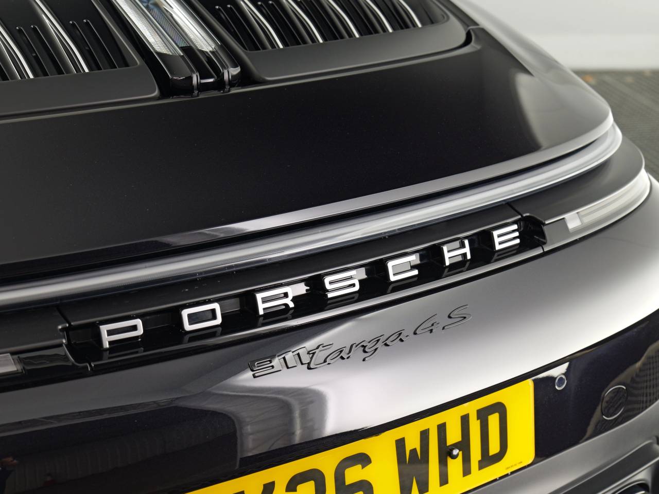 911 (992) TARGA 4S PDK image 14