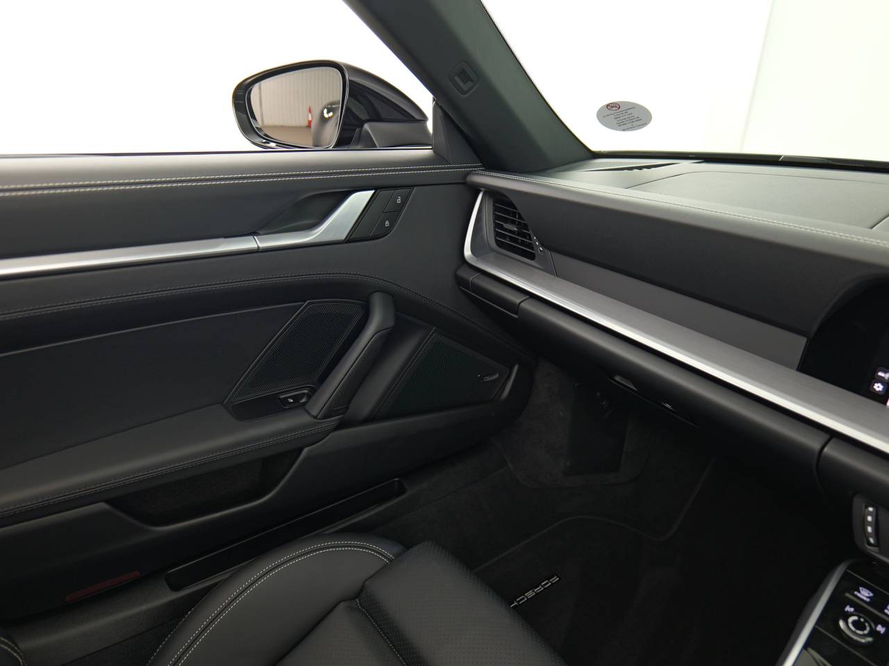 911 (992) TARGA 4S PDK image 20