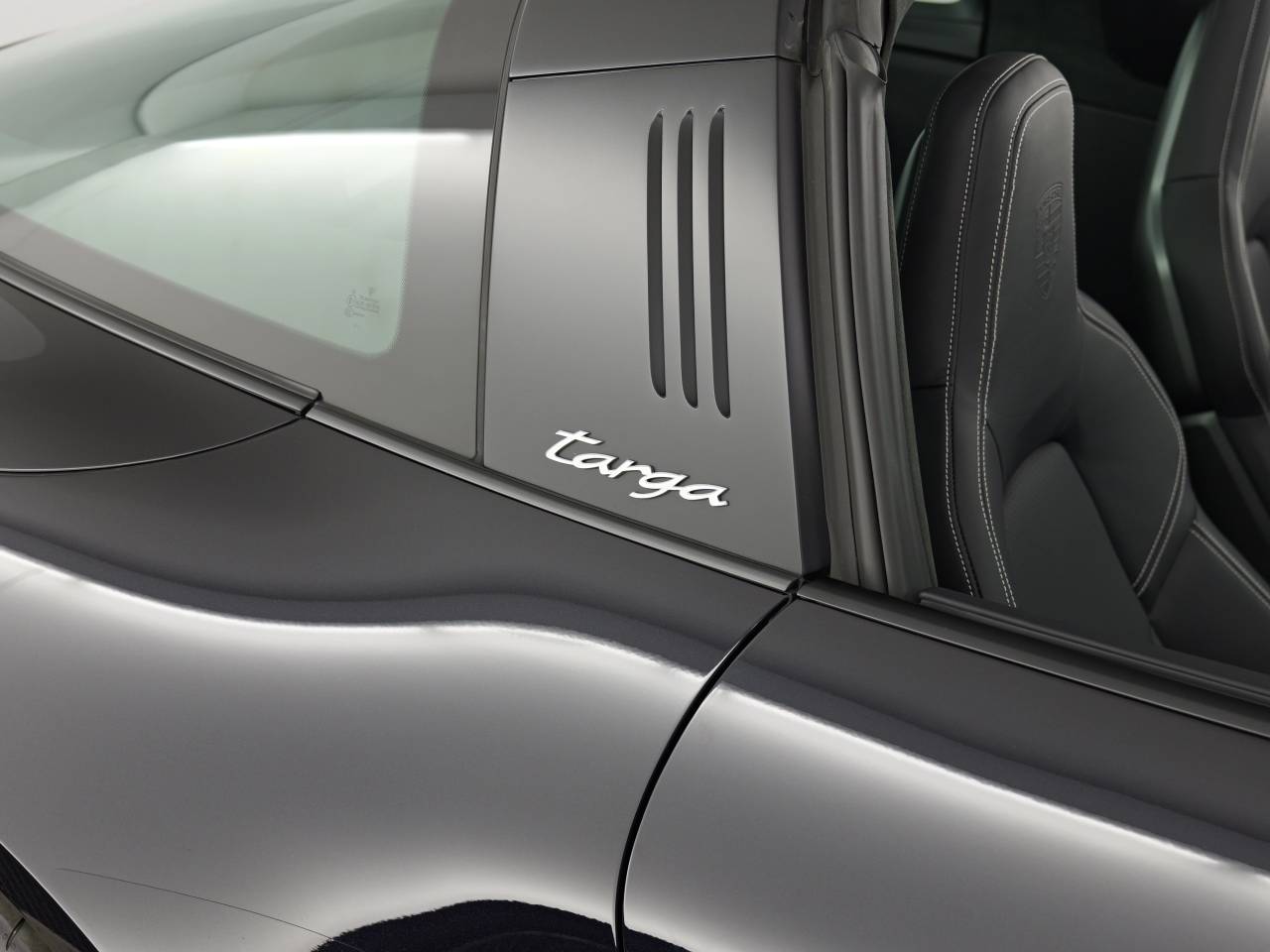 911 (992) TARGA 4S PDK image 13