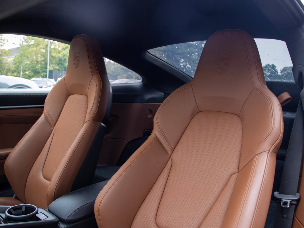 911 (992) GT3 TOURING PDK (5) image 27