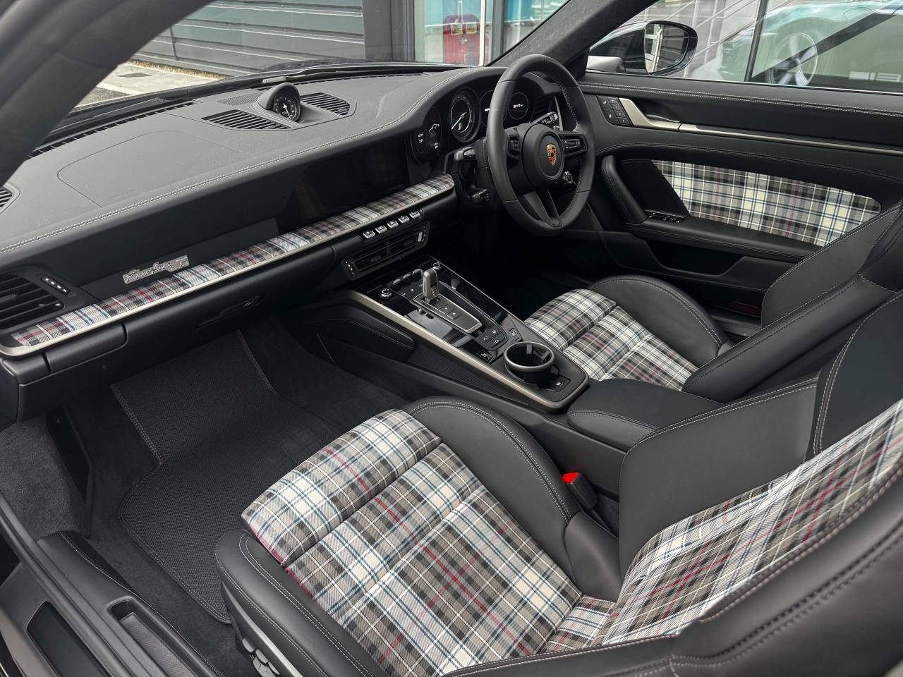 911 (992) TURBO 50 YEARS PDK image 07