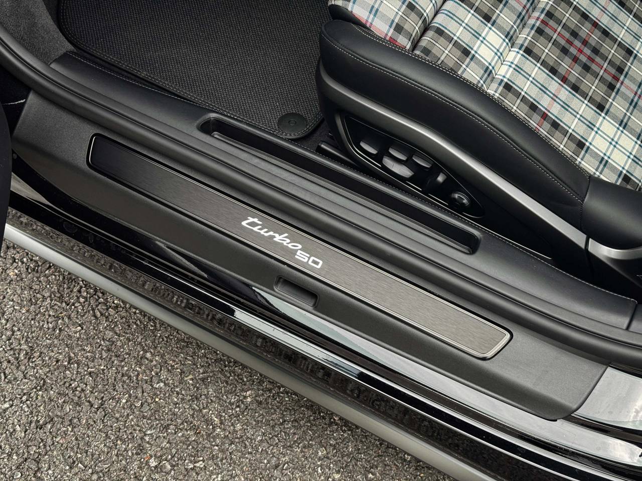 911 (992) TURBO 50 YEARS PDK image 21