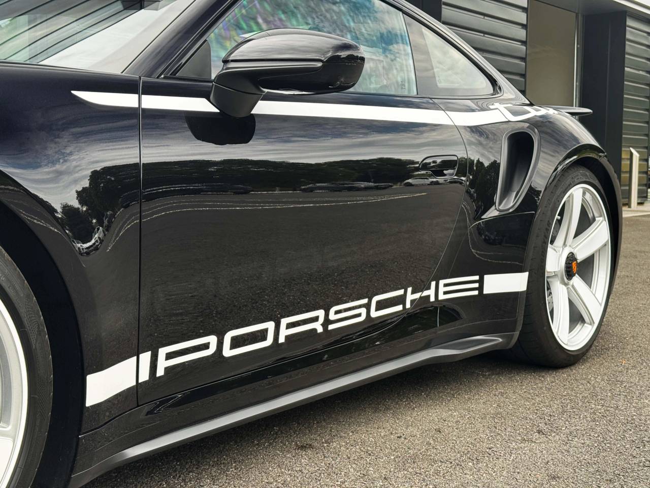 911 (992) TURBO 50 YEARS PDK image 15