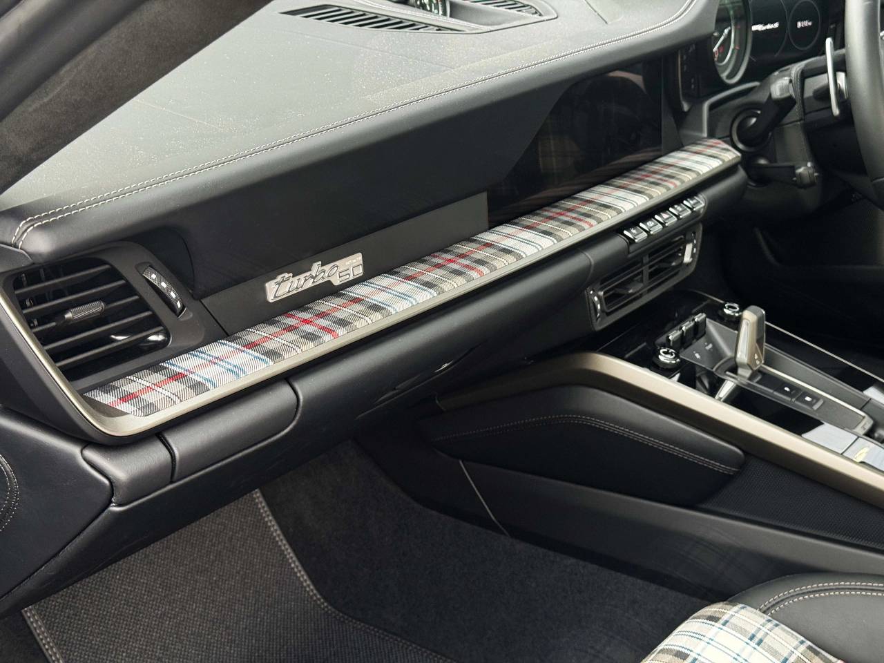 911 (992) TURBO 50 YEARS PDK image 08