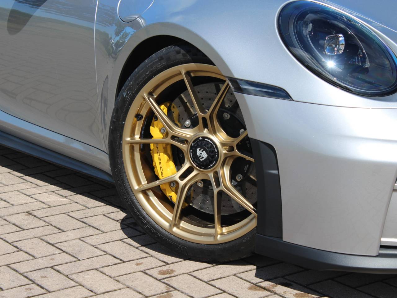911 (992) GT3 TOURING image 13