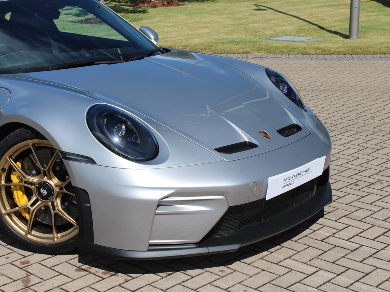 911 (992) GT3 TOURING image 10