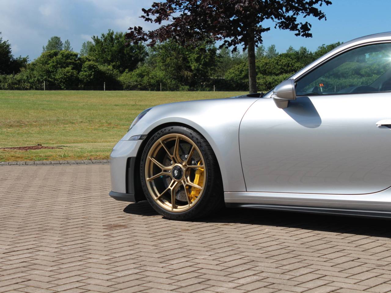 911 (992) GT3 TOURING image 16
