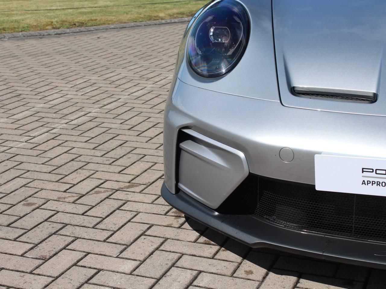 911 (992) GT3 TOURING image 11