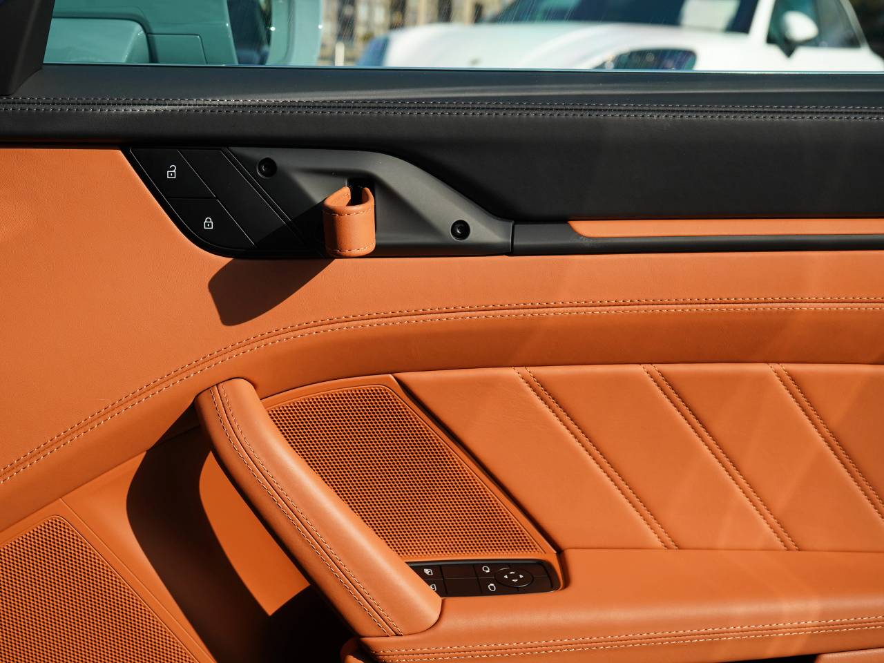 911 (992) S/T (1) image 33