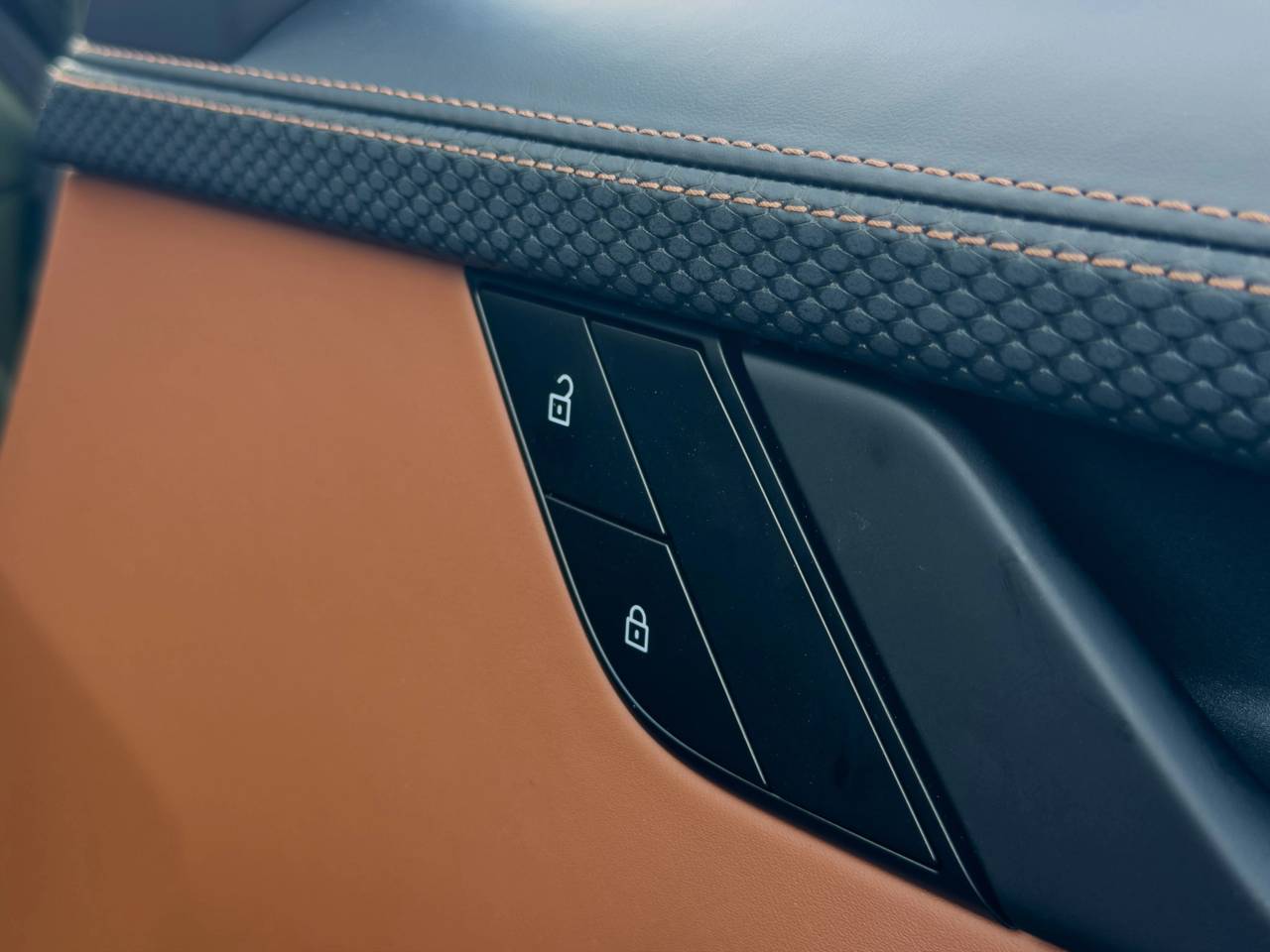911 (992) GT3 TOURING PDK (10) image 43