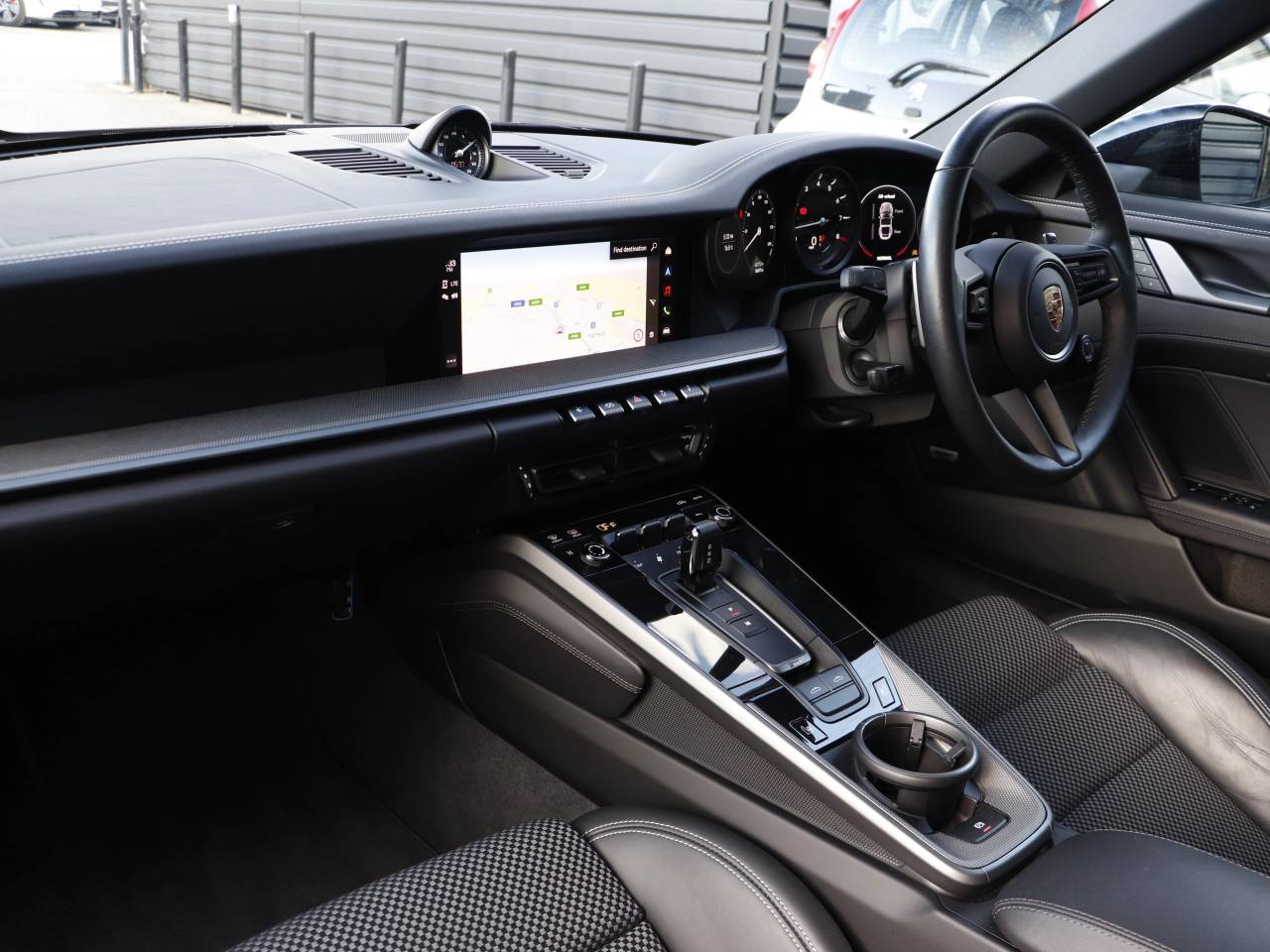 911 (992) TARGA 4 PDK (1) image 13