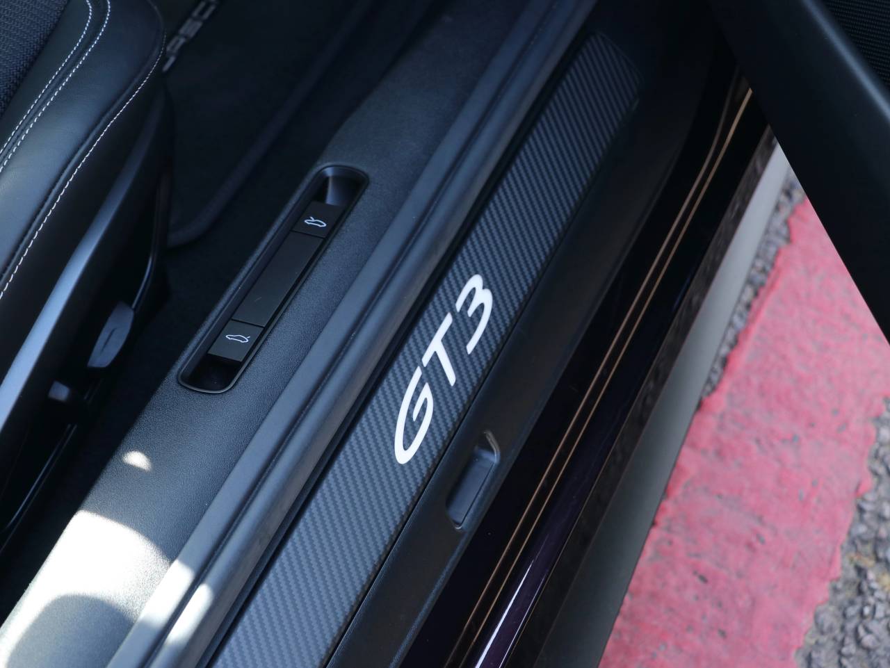 911 (992) GT3 TOURING PDK (11) image 25