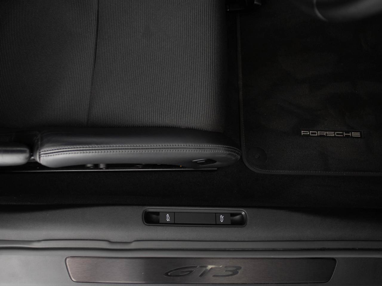 911 (992) GT3 TOURING PDK (1) image 72