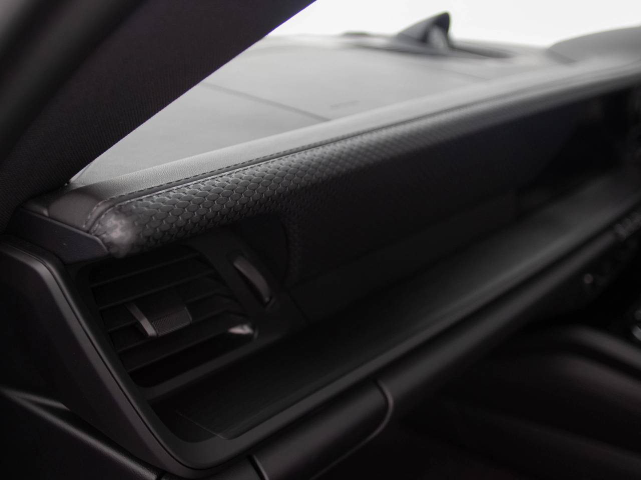 911 (992) GT3 TOURING PDK (1) image 31