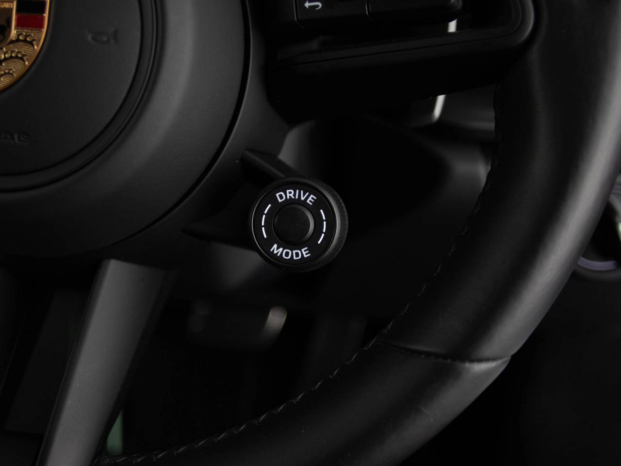 911 (992) GT3 TOURING PDK (1) image 70